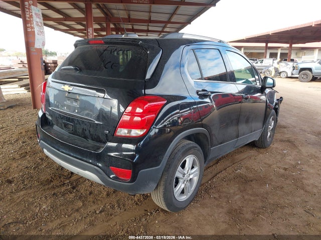 3GNCJLSB5JL242157 Chevrolet Trax Lt