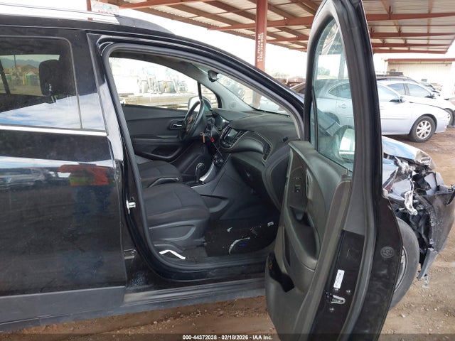 3GNCJLSB5JL242157 Chevrolet Trax Lt