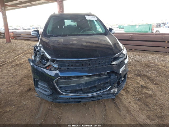 3GNCJLSB5JL242157 Chevrolet Trax Lt