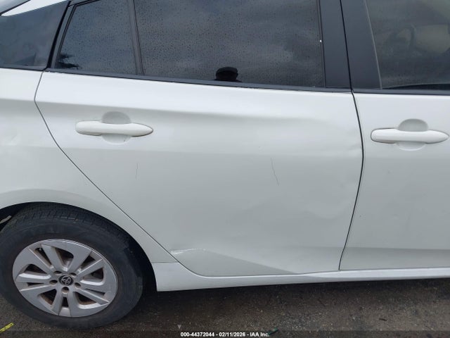 Toyota Prius Two 2016 JTDKBRFU1G3508519 Image 21