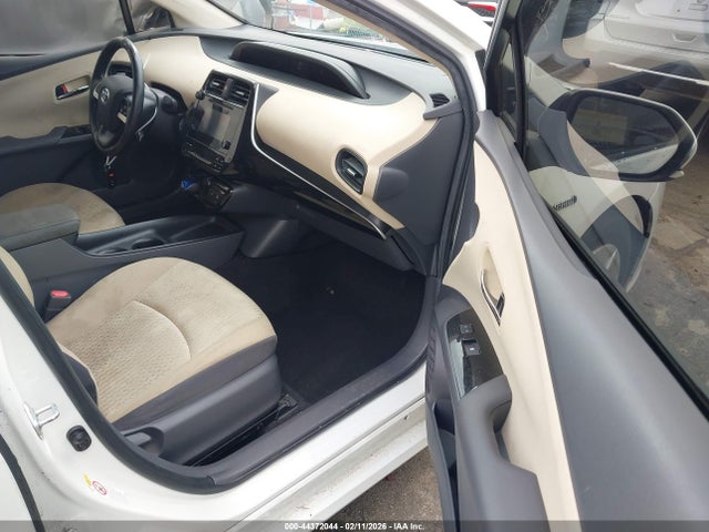 Toyota Prius Two 2016 JTDKBRFU1G3508519 Image 5