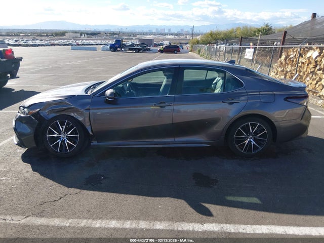4T1G11AK5NU046078 Toyota CAMRY SE
