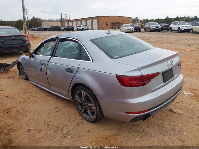 2018 AUDI A4 WAUENAF43JA110542 Photo 2