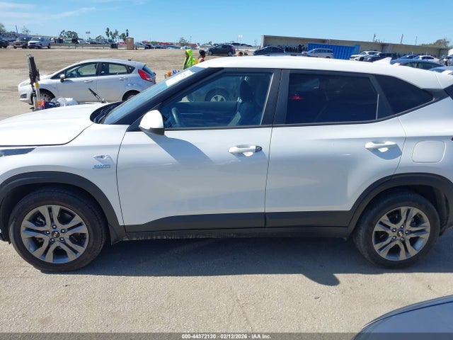 KNDEPCAAXM7145893 KIA Seltos Lx