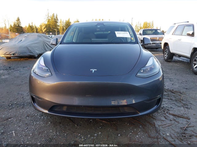 2023 Tesla Model Y Awd/long Range Dual Motor All-wheel Drive მანქანა იყიდება აუქციონზე, vin: 7SAYGDEE4PF957109, აუქციონის ნომერი: 44372152