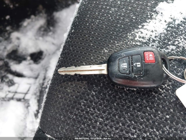 2017 TOYOTA RAV4 JTMRFREV5HJ156927 Photo 10