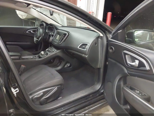 44372214 :رقم المزاد ، 1C3CCCAB2FN723760 vin ، 2015 Chrysler 200 Limited مزاد بيع