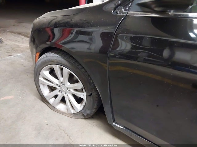44372214 :رقم المزاد ، 1C3CCCAB2FN723760 vin ، 2015 Chrysler 200 Limited مزاد بيع
