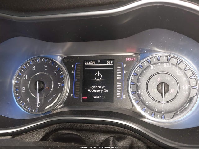44372214 :رقم المزاد ، 1C3CCCAB2FN723760 vin ، 2015 Chrysler 200 Limited مزاد بيع