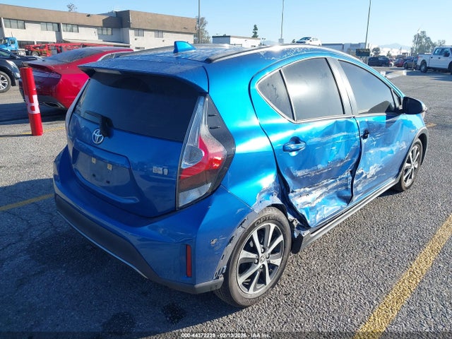 JTDKDTB38J1606731 Toyota Prius C Three