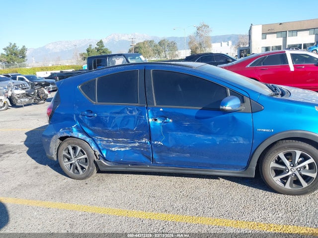 JTDKDTB38J1606731 Toyota Prius C Three