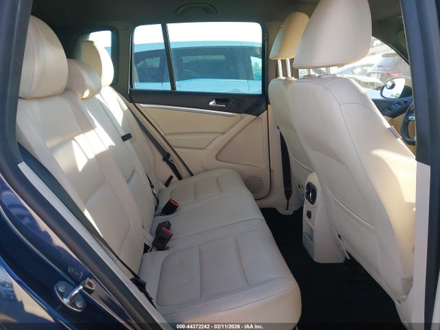 Продаж на аукціоні авто 2016 Volkswagen Tiguan R-line/s/se/sel, vin: WVGAV7AXXGW044990, номер лоту: 44372242