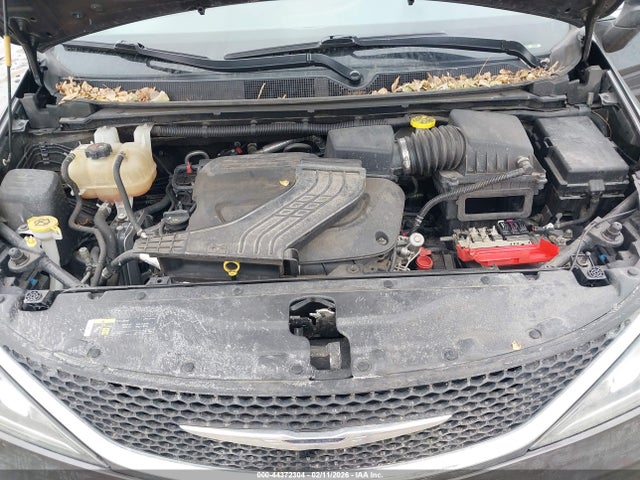 Продаж на аукціоні авто 2018 Chrysler Pacifica Touring Plus, vin: 2C4RC1FG2JR101556, номер лоту: 44372304