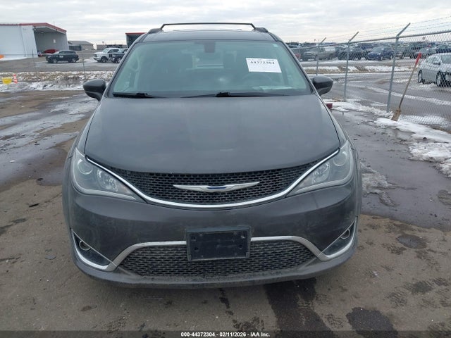 Продаж на аукціоні авто 2018 Chrysler Pacifica Touring Plus, vin: 2C4RC1FG2JR101556, номер лоту: 44372304