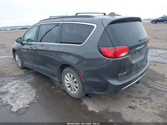 Продаж на аукціоні авто 2018 Chrysler Pacifica Touring Plus, vin: 2C4RC1FG2JR101556, номер лоту: 44372304