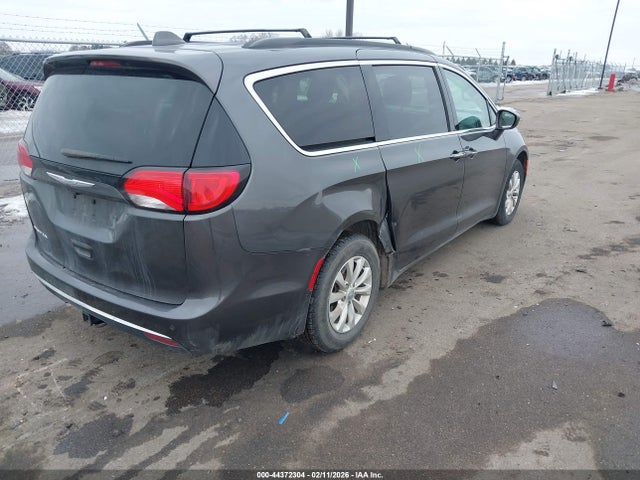 Продаж на аукціоні авто 2018 Chrysler Pacifica Touring Plus, vin: 2C4RC1FG2JR101556, номер лоту: 44372304