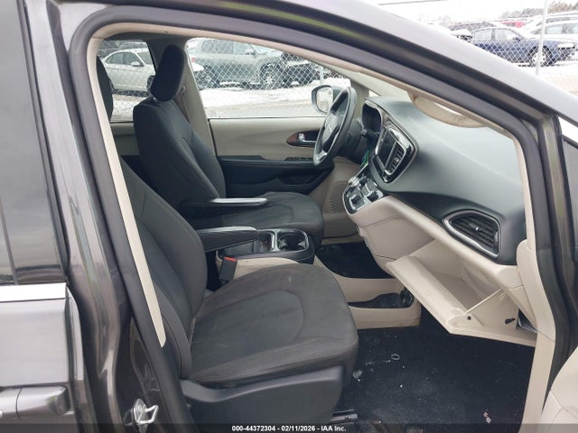Продаж на аукціоні авто 2018 Chrysler Pacifica Touring Plus, vin: 2C4RC1FG2JR101556, номер лоту: 44372304