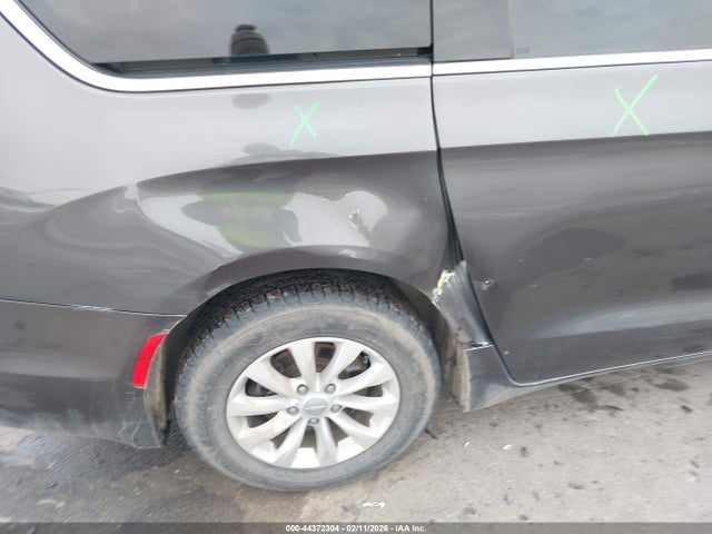 Продаж на аукціоні авто 2018 Chrysler Pacifica Touring Plus, vin: 2C4RC1FG2JR101556, номер лоту: 44372304