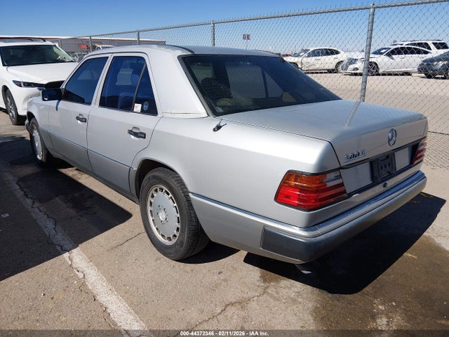 1990 MERCEDES-BENZ 300 WDBEA26D7LB160134 Photo 2