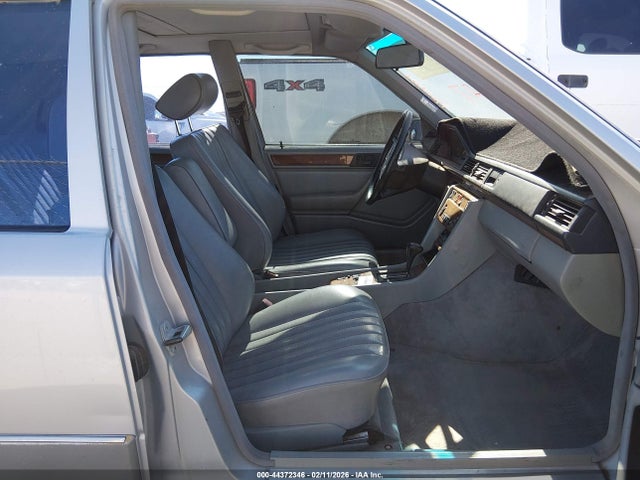 1990 MERCEDES-BENZ 300 WDBEA26D7LB160134 Photo 4