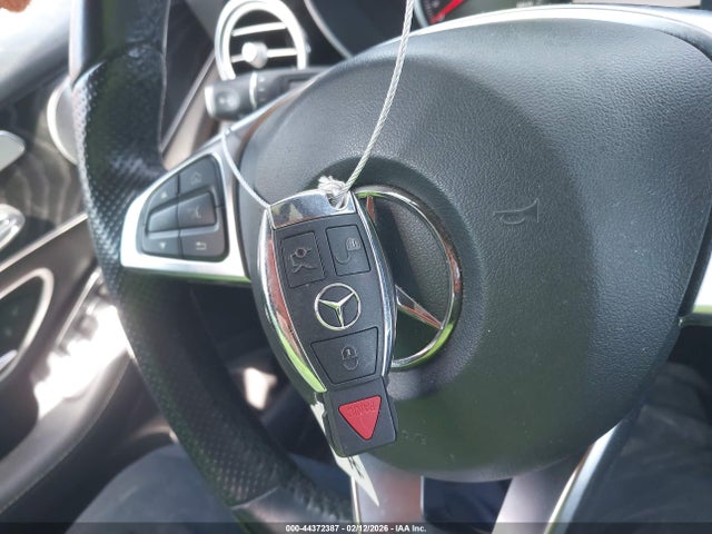 WDC0G4JBXJV074561 Mercedes-Benz GLC 300