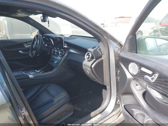WDC0G4JBXJV074561 Mercedes-Benz GLC 300