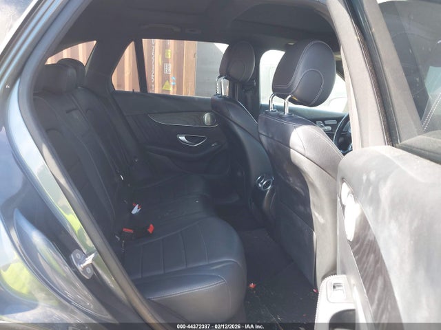 WDC0G4JBXJV074561 Mercedes-Benz GLC 300