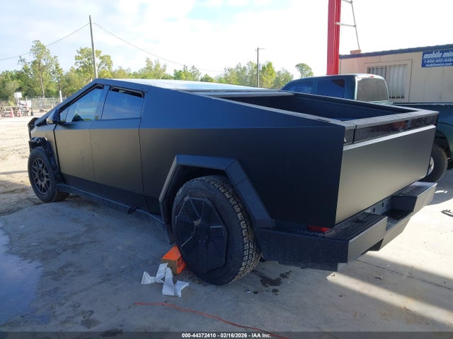 2024 TESLA CYBERTRUCK 7G2CEHED4RA008099 Photo 2