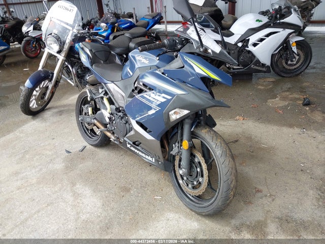 44372456 :رقم المزاد ، JKAEXKG14NDAJ0815 vin ، 2022 Kawasaki Ex400 مزاد بيع