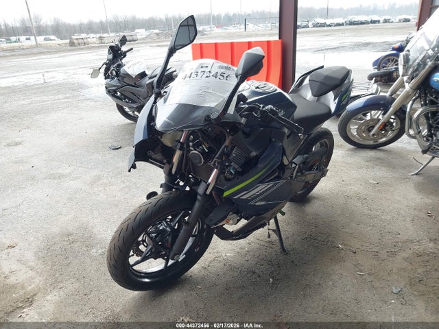 44372456 :رقم المزاد ، JKAEXKG14NDAJ0815 vin ، 2022 Kawasaki Ex400 مزاد بيع