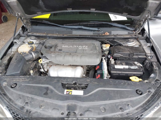 2015 Chrysler 200 Limited მანქანა იყიდება აუქციონზე, vin: 1C3CCCAB9FN600358, აუქციონის ნომერი: 44372462
