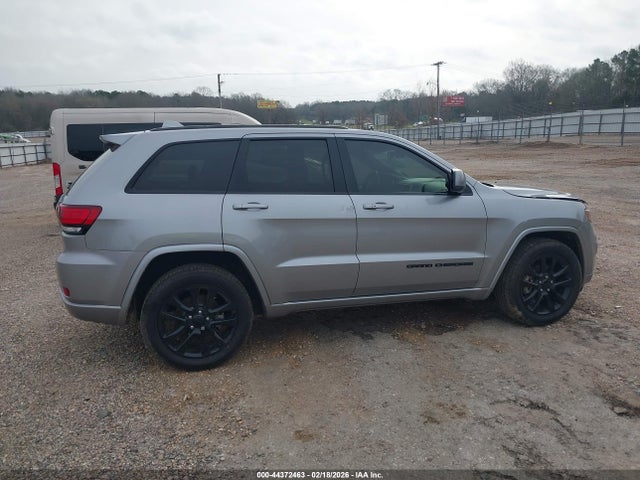1C4RJEAG4HC869031 Jeep Grand Cherokee Altitude 4x2