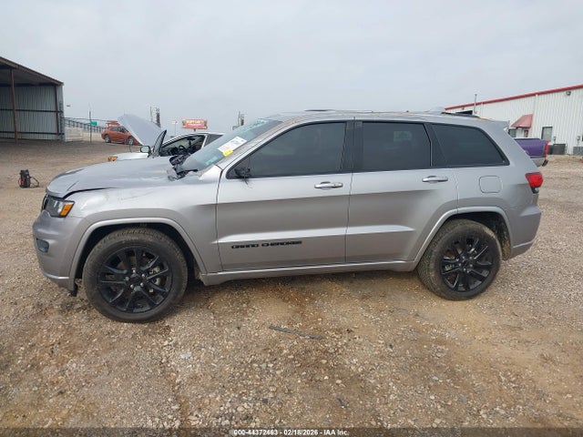 1C4RJEAG4HC869031 Jeep Grand Cherokee Altitude 4x2