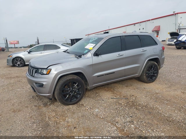 1C4RJEAG4HC869031 Jeep Grand Cherokee Altitude 4x2