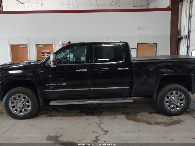 Продаж на аукціоні авто 2017 Gmc Sierra 2500hd Denali, vin: 1GT12UEY7HF108810, номер лоту: 44372476