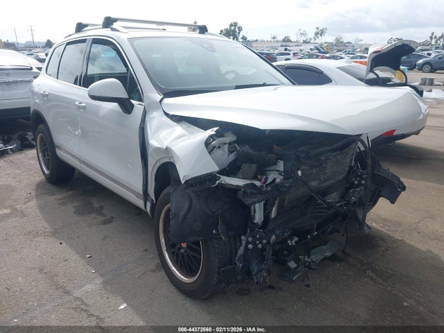 2017 VOLKSWAGEN TOUAREG WVGEF7BP0HD005299