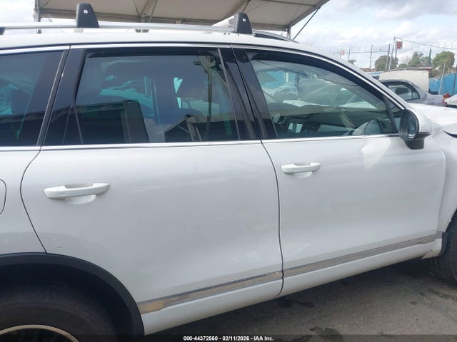 WVGEF7BP0HD005299 Volkswagen Touareg V6 Sport