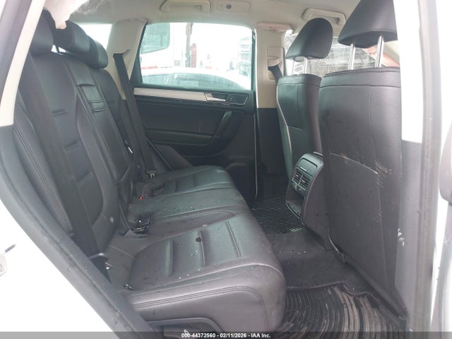 2017 VOLKSWAGEN TOUAREG WVGEF7BP0HD005299 Photo 7