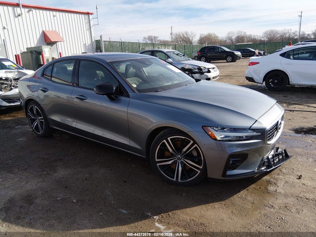 2019 VOLVO S60 7JRA22TM7KG014031