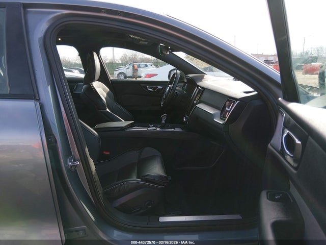 2019 VOLVO S60 7JRA22TM7KG014031 Photo 4