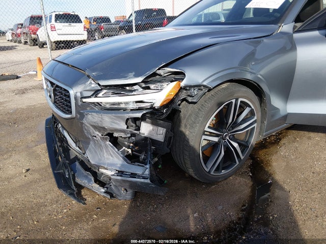 2019 VOLVO S60 7JRA22TM7KG014031 Photo 5