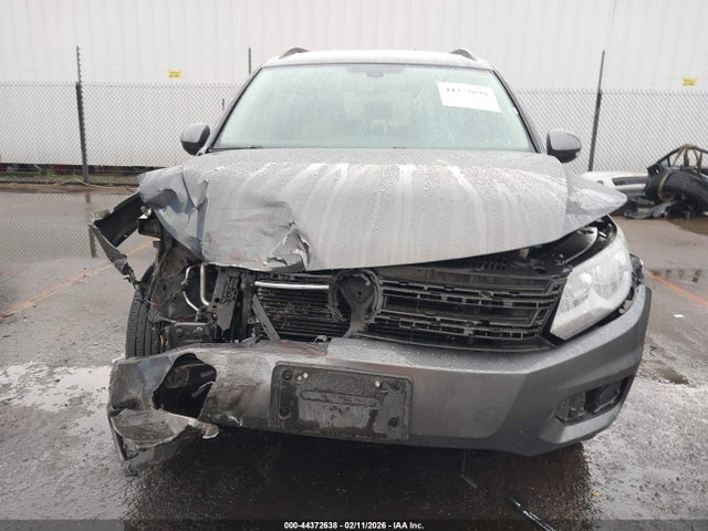 WVGBV7AX8GW598856 Volkswagen TIGUAN S