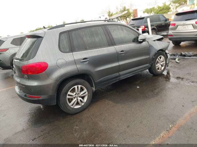 WVGBV7AX8GW598856 Volkswagen TIGUAN S