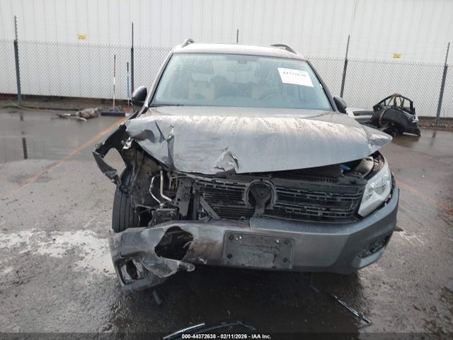WVGBV7AX8GW598856 Volkswagen TIGUAN S