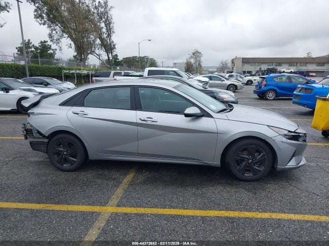 5NPLM4AG3MH029361 Hyundai ELANTRA SEL
