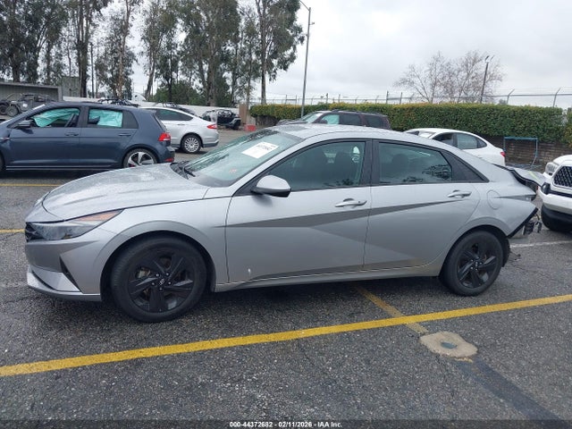 5NPLM4AG3MH029361 Hyundai ELANTRA SEL