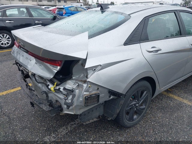 5NPLM4AG3MH029361 Hyundai ELANTRA SEL