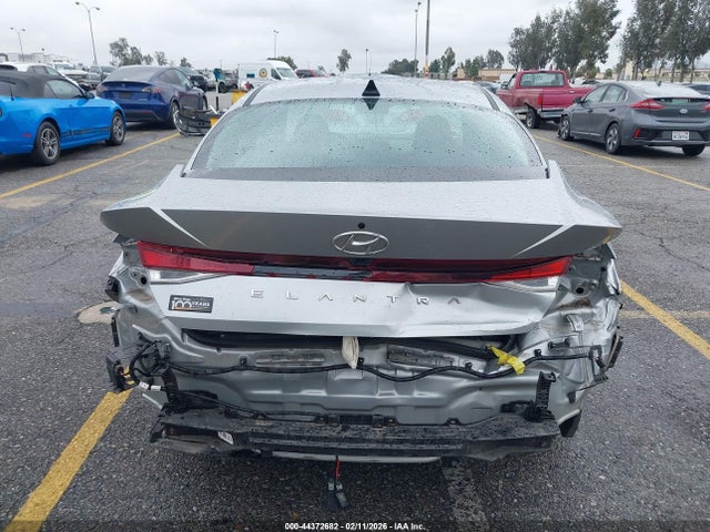 5NPLM4AG3MH029361 Hyundai ELANTRA SEL