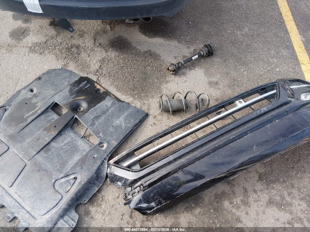 1V2RR2CA4KC611811 Volkswagen Atlas 3.6l V6 Sel R-line