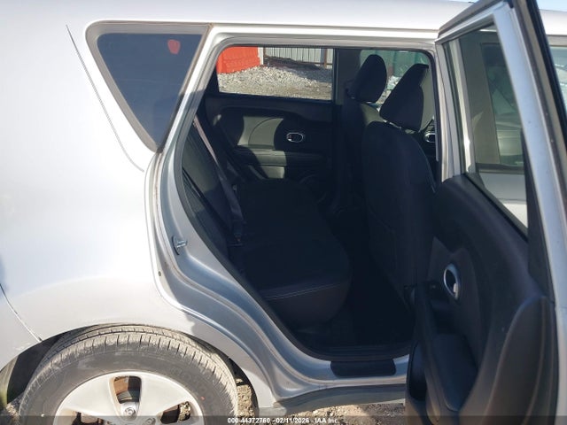 2014 KIA SOUL KNDJN2A29E7704133 Photo 7